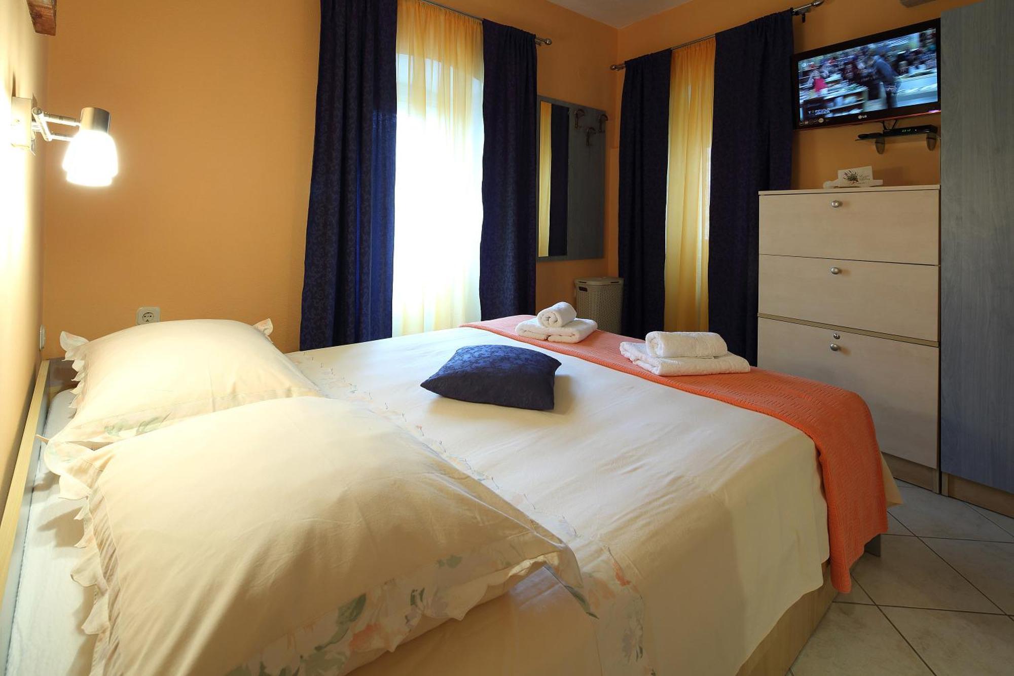 La Familia Apartments Макарска Номер фото